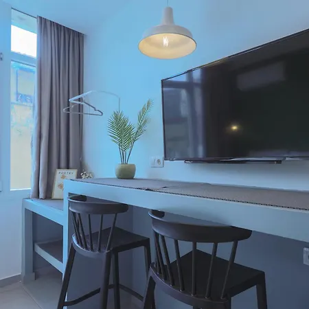 Yellow Door, Nilie Hospitality Mgmt Thessaloniki