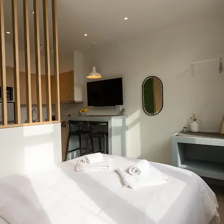 Yellow Door, Nilie Hospitality Mgmt Θεσσαλονίκη