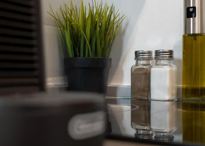 Yellow Door, Nilie Hospitality Mgmt *