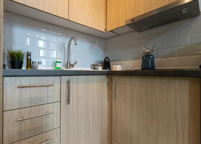 Yellow Door, Nilie Hospitality Mgmt *