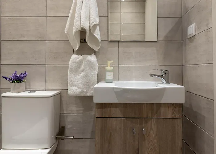 Yellow Door, Nilie Hospitality Mgmt