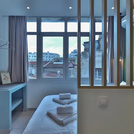 Yellow Door, Nilie Hospitality Mgmt