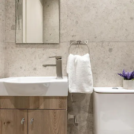 Yellow Door, Nilie Hospitality Mgmt 公寓 *