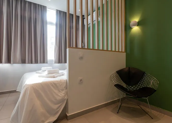 Yellow Door, Nilie Hospitality Mgmt *