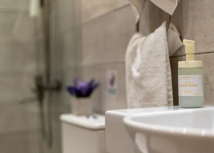 Yellow Door, Nilie Hospitality Mgmt *